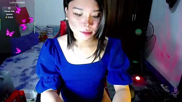 Urassiansweetcummer online show from 02-18-26, 08:10