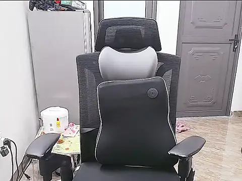 Shulee21 online show from 09-30-25, 01:54