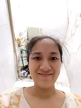 Shulee21 online show from 10-19-25, 06:25