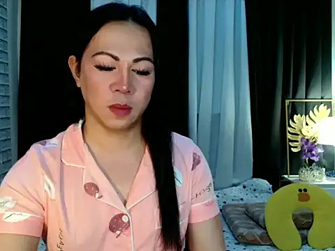 Snapshot of _Carmilla chatting on 01-08-26, 01:13 Carmilla online show from 01-08-26, 01:13