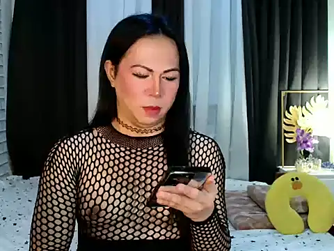 Snapshot of _Carmilla chatting on 01-10-26, 01:57 Carmilla online show from 01-10-26, 01:57