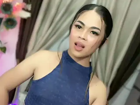 Snapshot of LucySmith23 chatting on 02-10-26, 08:35 LucySmith23 online show from 02-10-26, 08:35