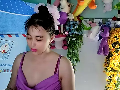 Snapshot of emgaixinhngoan chatting on 11-01-25, 04:14 emgaixinhngoan online show from 11-01-25, 04:14