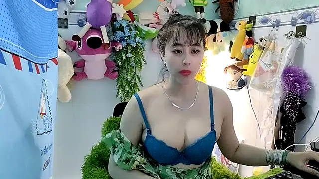 Snapshot of emgaixinhngoan chatting on 11-21-25, 03:16 emgaixinhngoan online show from 11-21-25, 03:16