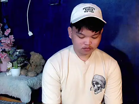 Reynelcock online show from 04-14-26, 04:35