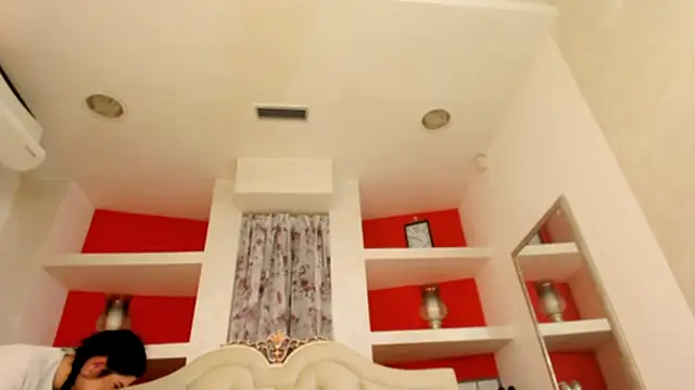 SarraRay online show from 10-29-25, 06:09