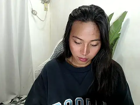 Snapshot of sweetiie_caren chatting on 05-03-26, 04:51 sweetiie caren online show from 05-03-26, 04:51