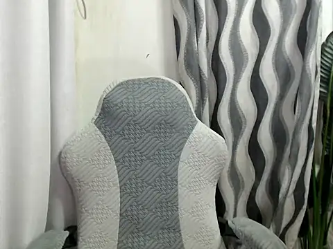 Snapshot of sweetiie_caren chatting on 07-31-26, 12:04 sweetiie caren online show from 07-31-26, 12:04