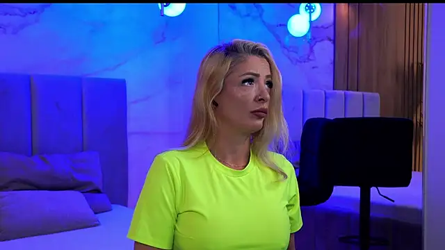 Izabellle02 online show from 04-24-26, 03:42