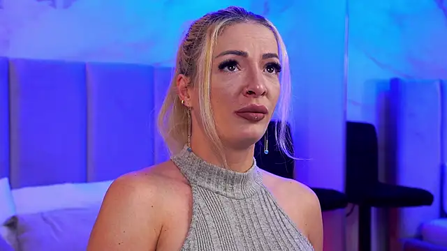 Izabellle02 online show from 04-27-26, 03:48