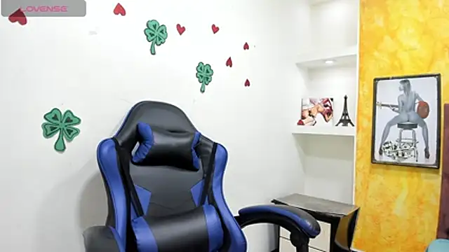 Chantalvedette online show from 04-07-26, 06:41