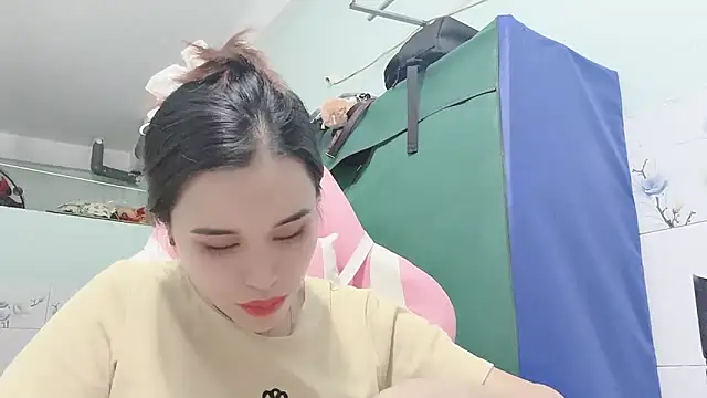 Snapshot of Prudenn_2k chatting on 10-21-25, 10:05 Prudenn 2k online show from 10-21-25, 10:05