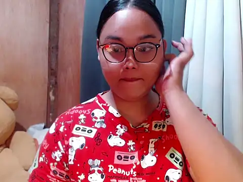  Lylia online show from 12-19-25, 06:53