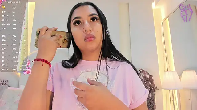 SalomeeBell online show from 10-16-25, 07:59