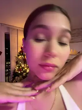 Snapshot of Nikii__ chatting on 12-21-25, 05:03 Nikii online show from 12-21-25, 05:03