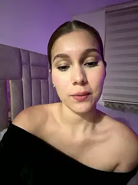 Snapshot of Nikii__ chatting on 01-11-26, 03:33 Nikii online show from 01-11-26, 03:33