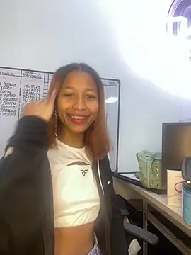 Snapshot of LorenBeiker- chatting on 10-07-25, 12:02 LorenBeiker- online show from 10-07-25, 12:02