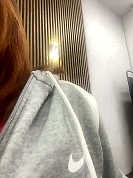 Snapshot of LorenBeiker- chatting on 10-08-25, 11:52 LorenBeiker- online show from 10-08-25, 11:52