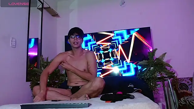 Dylann west online show from 04-25-26, 04:26