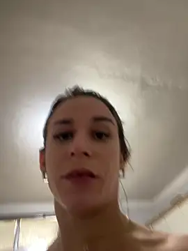 Snapshot of Isabelaa_ chatting on 05-15-26, 05:42 Isabelaa online show from 05-15-26, 05:42