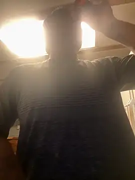 Snapshot of edddy23 chatting on 10-08-25, 01:42 edddy23 online show from 10-08-25, 01:42