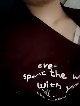 Snapshot of daisylouis chatting on 03-13-26, 01:40 daisylouis online show from 03-13-26, 01:40