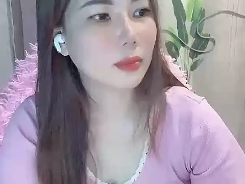 Snapshot of yumylovesex chatting on 09-17-25, 10:06 yumylovesex online show from 09-17-25, 10:06