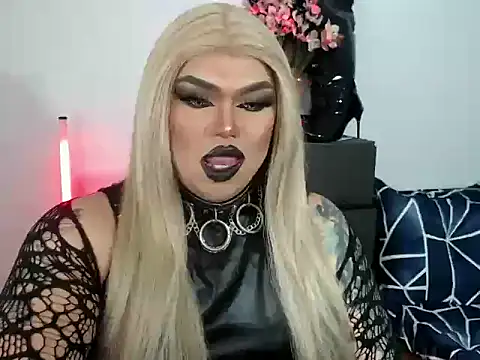 Snapshot of michellevixen922 chatting on 11-04-25, 08:02 michellevixen922 online show from 11-04-25, 08:02