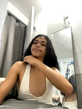 Snapshot of urcurlydiva chatting on 09-30-25, 08:52 urcurlydiva online show from 09-30-25, 08:52