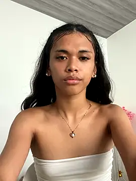 Snapshot of urcurlydiva chatting on 10-12-25, 05:39 urcurlydiva online show from 10-12-25, 05:39