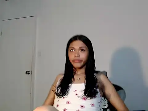 Snapshot of urcurlydiva chatting on 11-05-25, 12:16 urcurlydiva online show from 11-05-25, 12:16