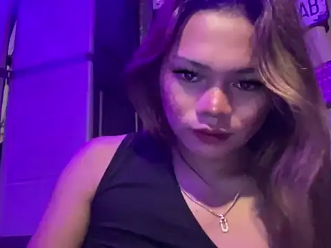 Snapshot of the_extinction_ofbeauty chatting on 03-08-26, 05:33 the extinction ofbeauty online show from 03-08-26, 05:33