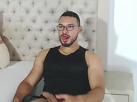 Snapshot of marcusblade chatting on 09-18-25, 05:09 marcusblade online show from 09-18-25, 05:09