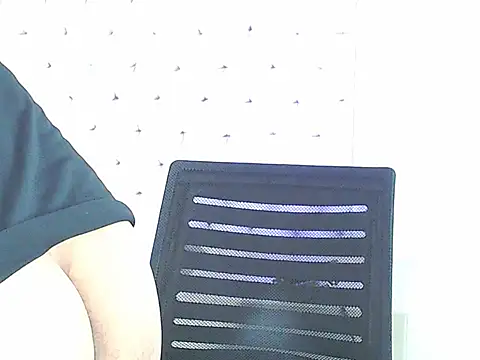 Snapshot of marcusblade chatting on 09-30-25, 02:27 marcusblade online show from 09-30-25, 02:27