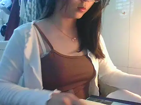 Linzly online show from 12-17-25, 02:50