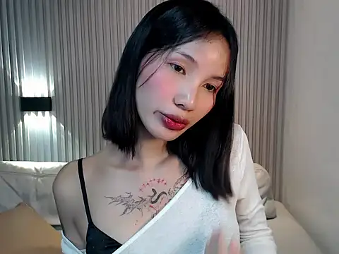 Snapshot of kendall_jenny chatting on 04-29-26, 04:49 kendall jenny online show from 04-29-26, 04:49