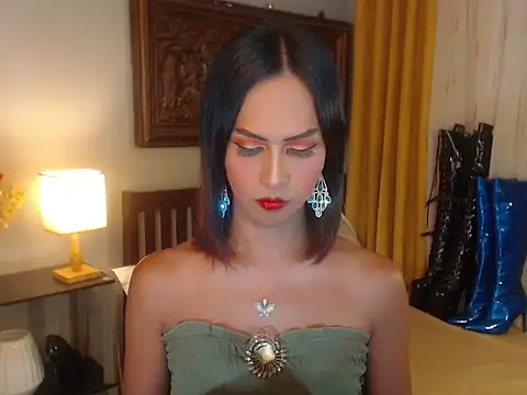 Nathalieheartt online show from 10-05-25, 01:37