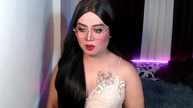 Snapshot of YourSweet-mich chatting on 02-08-26, 02:37 YourSweet-mich online show from 02-08-26, 02:37