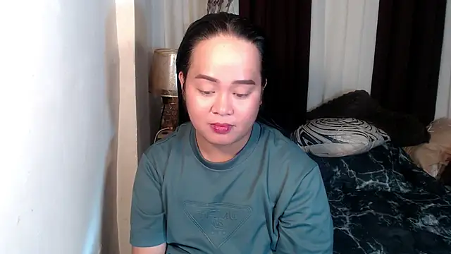 Snapshot of YourSweet-mich chatting on 02-24-26, 05:27 YourSweet-mich online show from 02-24-26, 05:27