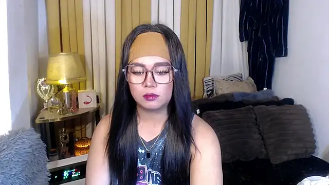 YourSweet-mich online show from 05-18-26, 02:56