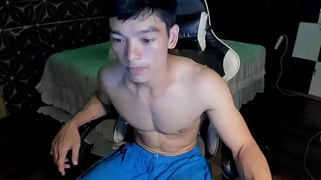 Snapshot of AsianHotBODYY chatting on 09-21-25, 01:02 AsianHotBODYY online show from 09-21-25, 01:02