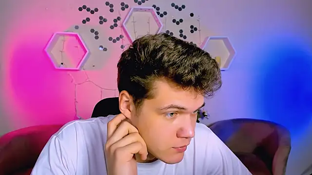 lucas long  online show from 11-11-25, 09:53