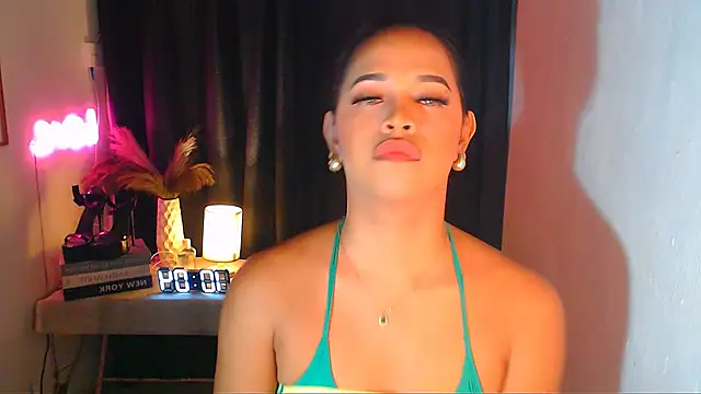 Snapshot of Lorainnelustts chatting on 12-04-25, 02:04 Lorainnelustts online show from 12-04-25, 02:04