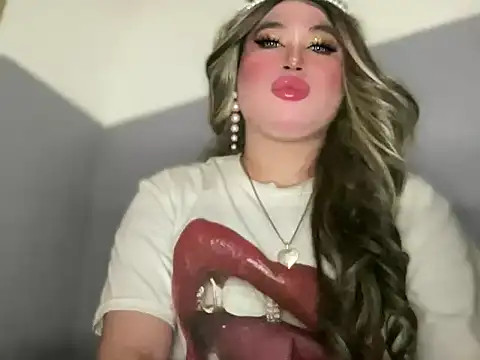 Snapshot of Naughtyrosecum chatting on 10-18-25, 05:03 Naughtyrosecum online show from 10-18-25, 05:03