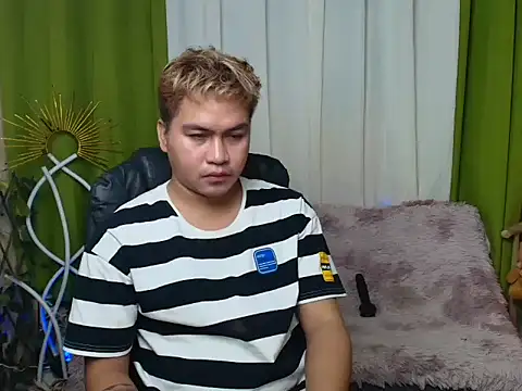 Snapshot of Asian_jayeel chatting on 06-17-26, 01:19 Asian jayeel online show from 06-17-26, 01:19
