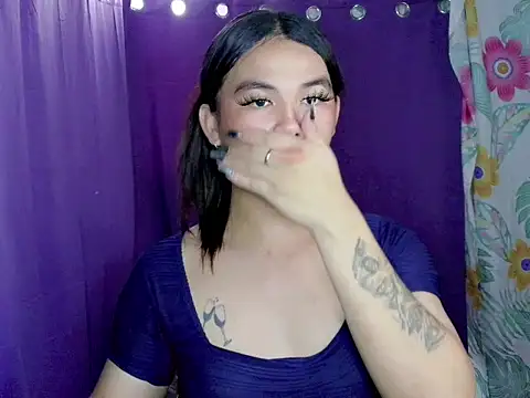 Snapshot of urgirljane chatting on 05-08-26, 06:52 urgirljane online show from 05-08-26, 06:52