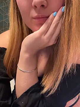 Snapshot of Velvetnoir21 chatting on 11-19-25, 11:05 Velvetnoir21 online show from 11-19-25, 11:05