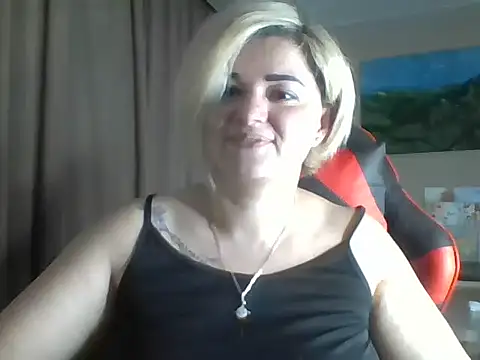 Snapshot of Wymini chatting on 09-08-25, 09:03 Wymini online show from 09-08-25, 09:03