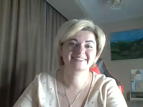 Snapshot of Wymini chatting on 09-10-25, 08:31 Wymini online show from 09-10-25, 08:31