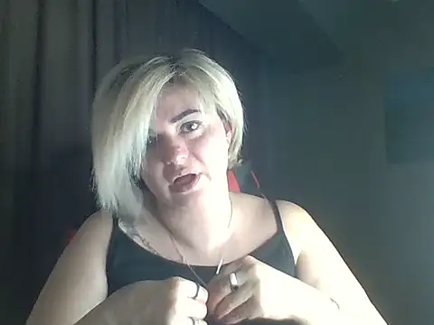 Snapshot of Wymini chatting on 09-22-25, 01:07 Wymini online show from 09-22-25, 01:07
